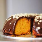 Carrot cake with chocolate cream 